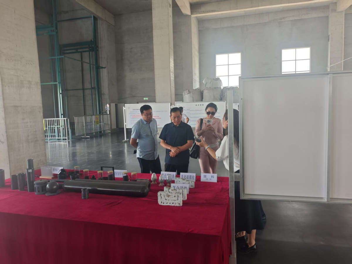 区发改委赴郑州开展招商引资工作
