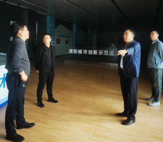 濮阳市职业中等专业学校副校长王建民一行莅临电商园调研