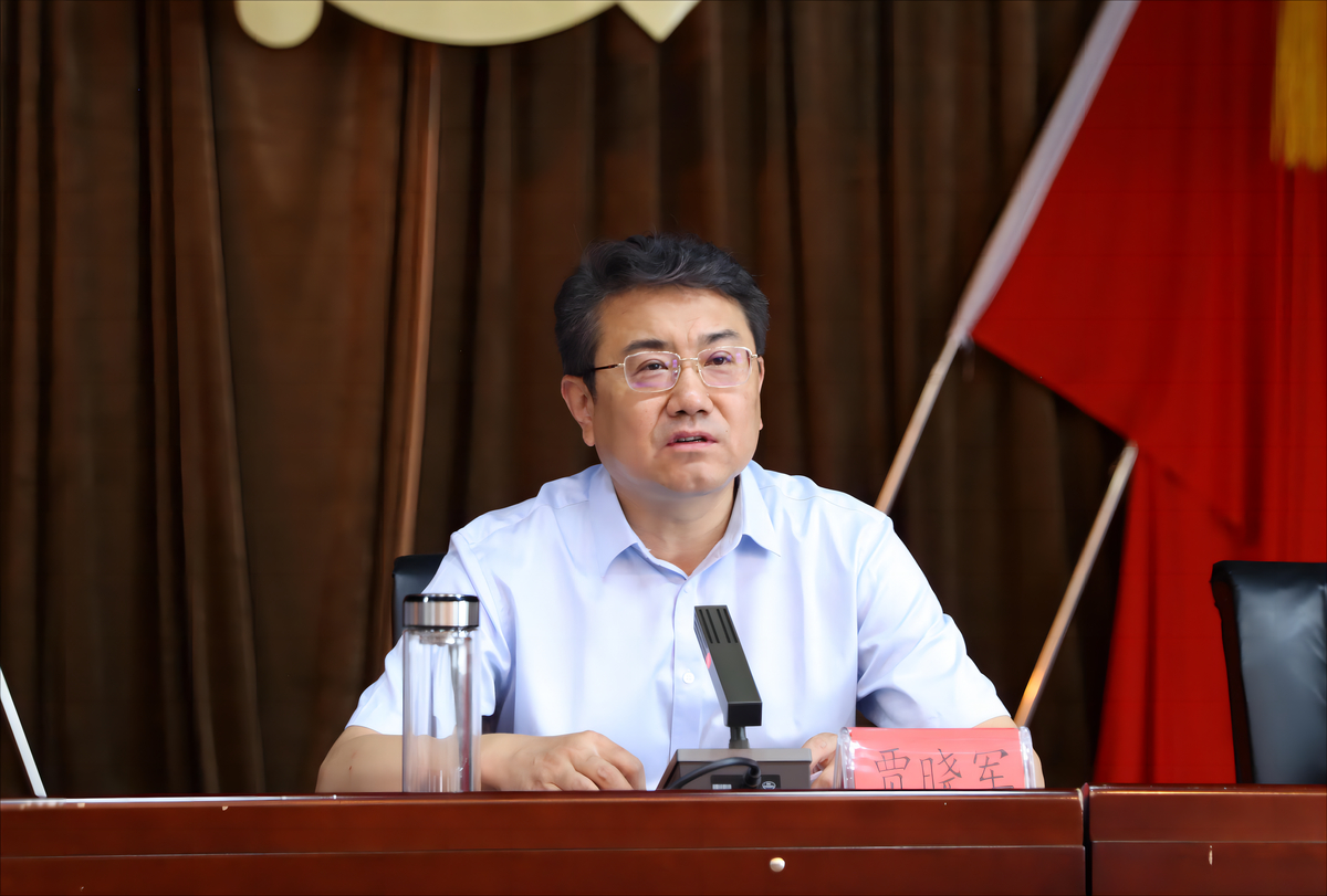 安阳高新区召开领导干部会议  　　贾晓军主持会议并讲话