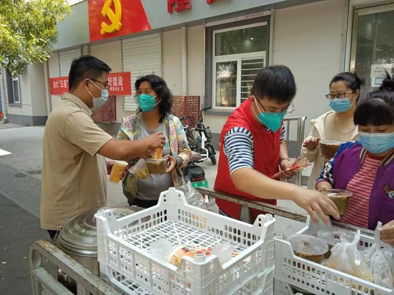 安阳市殷都区清风街道：爱心扁粉菜送“疫”线 携手抗疫共待花开