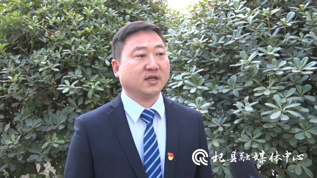 竹林乡梁寨村党支部书记丁威说:"全县三级干部大会胜利召开,吹响了新