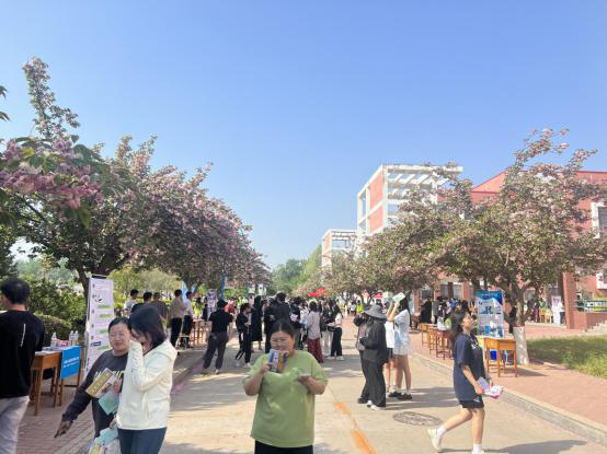 “数学与信息工程学院”暨高校春夏季毕业生专场招聘会成功举办